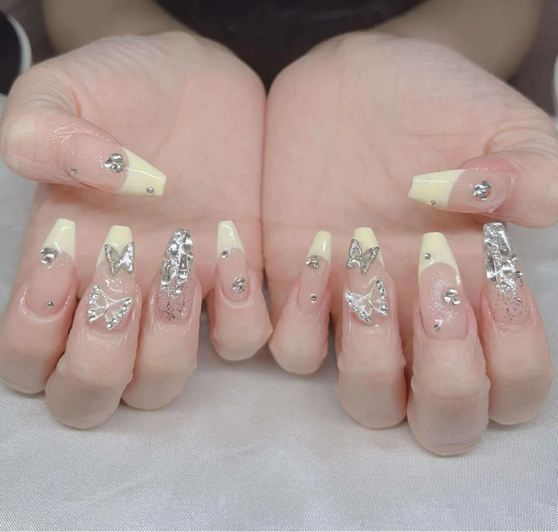 ネイル 長さ出し グラデーション 卒業式 キラキラネイル マグネットネイル ハンドネイル Lee Nailsのネイルデザイン