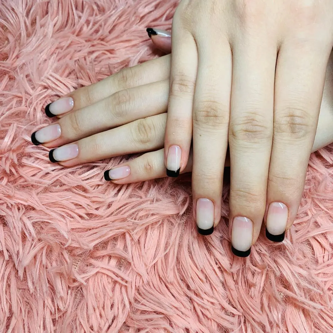 ネイル アートネイル オーロラネイル フレンチネイル ジェルネイル ガーリー Nailsalon Spina 琴美のネイルデザイン