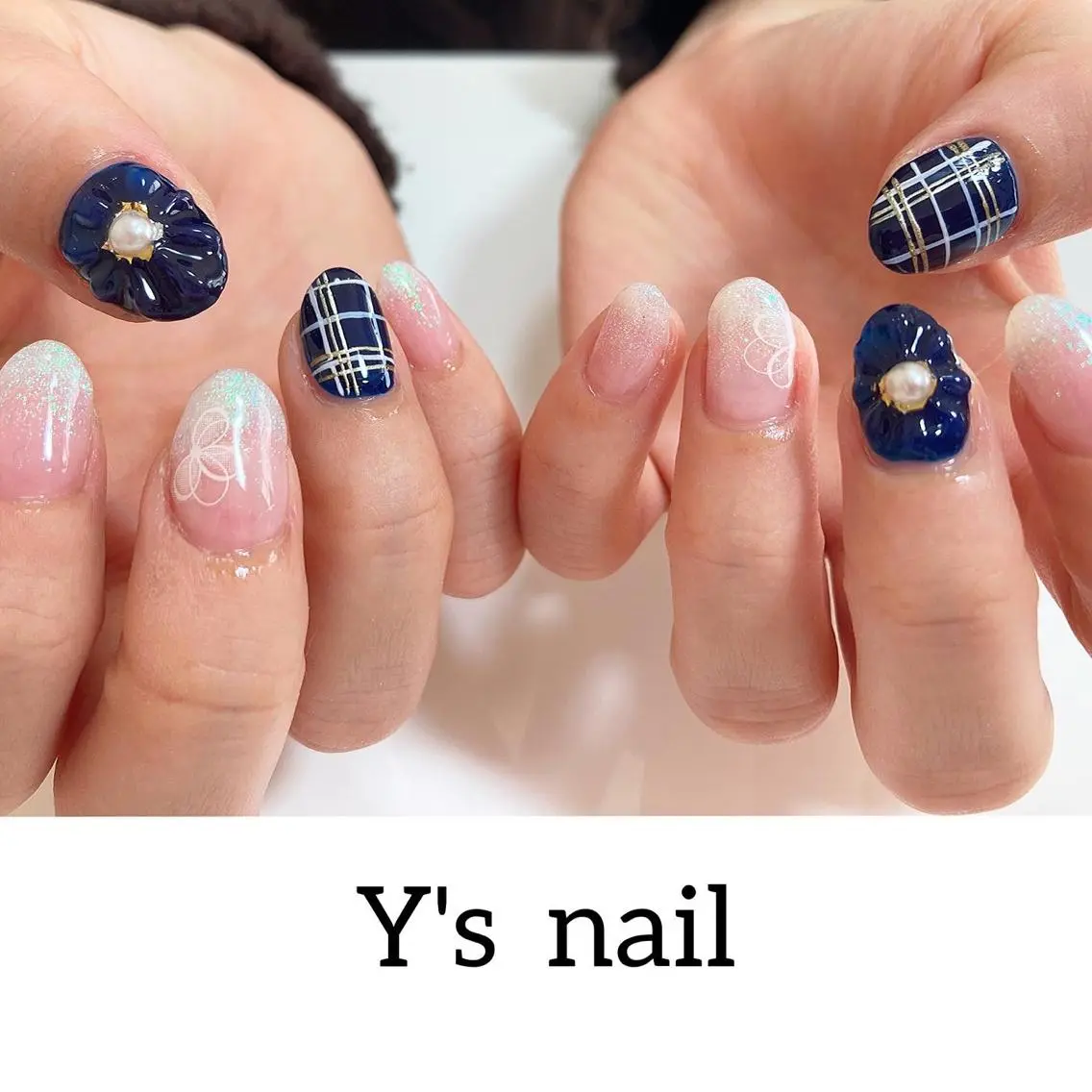 ネイル フラワーネイル ラメ(グリッター) ラメグラデーション ぷっくりネイル 手書きが得意🖌️ Y’s  nailのネイルデザイン