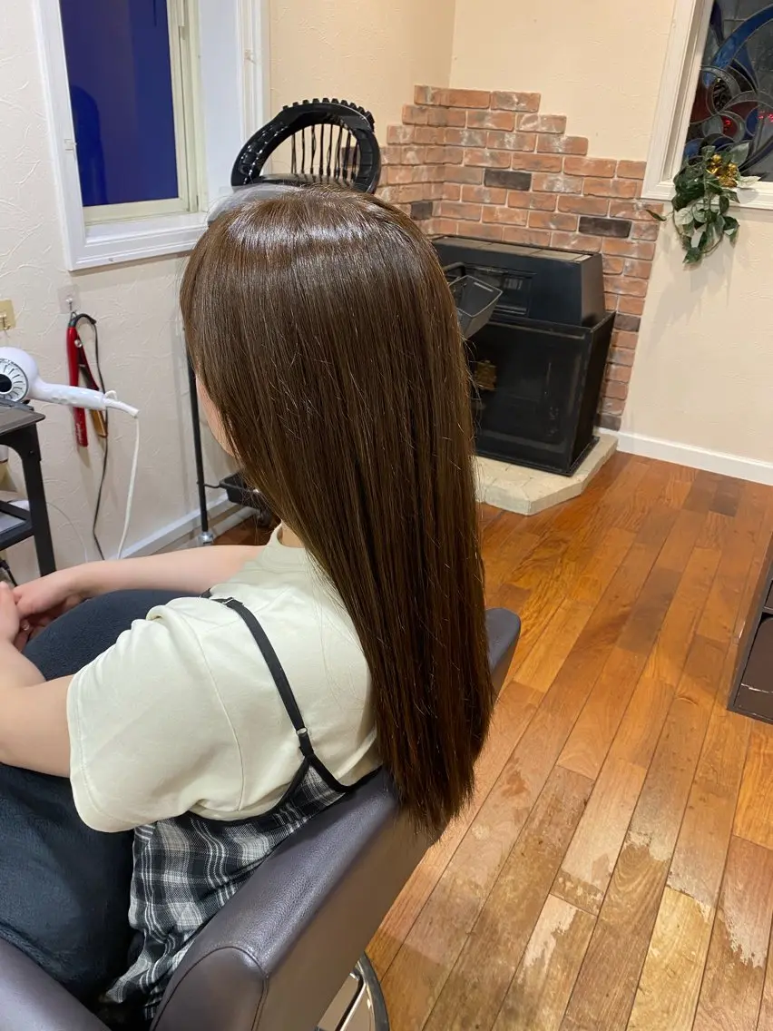 ロング カラー アッシュ アッシュグレー 透明感カラー ヘアカラー 髙﨑 優翔のヘアスタイル