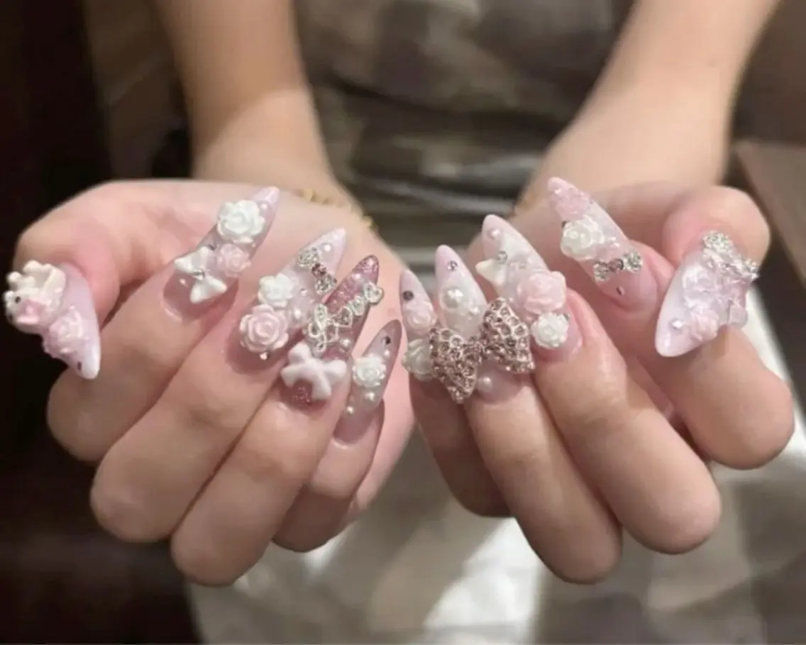 ネイル フレンチネイル ロングネイル マグネットネイル スカルプネイル スーパーロングネイル ハンドネイル ハンドケア Nihonthy Nail 新宿のネイルデザイン