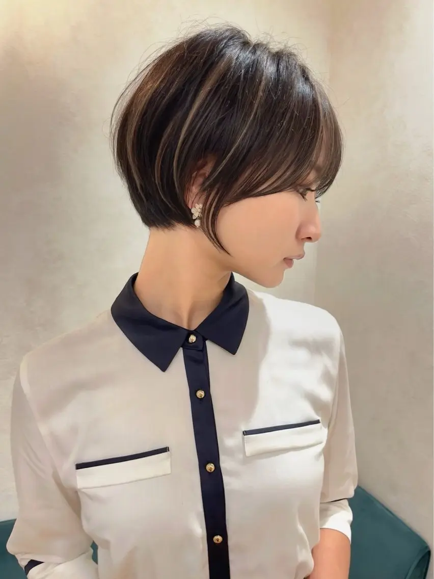 ショート カラー カット ヘアカラー トリートメント Aster 店長 れおんのヘアスタイル