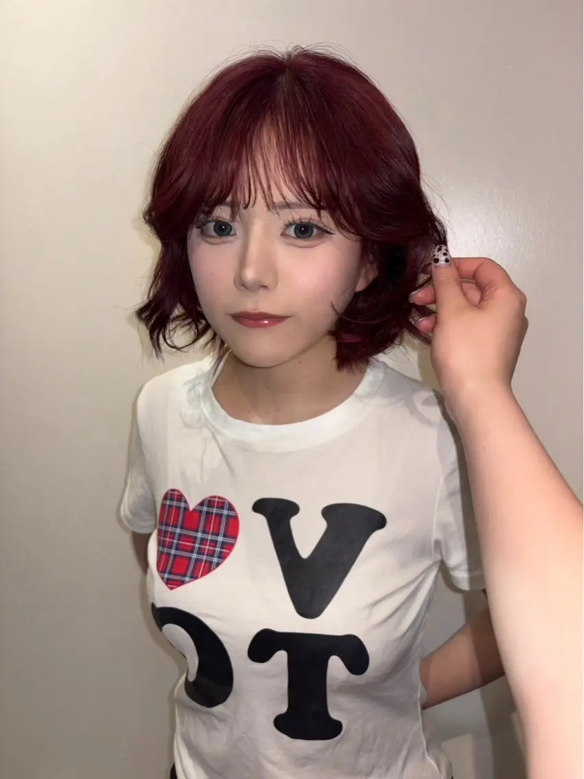 ミディアム ヘアカラー ヨシノ マナウのヘアスタイル