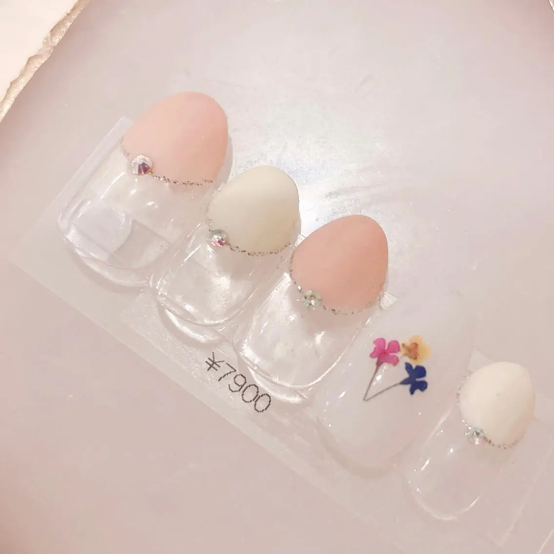 ネイル フレンチネイル ハンドネイル CHIARA nailsのネイルデザイン