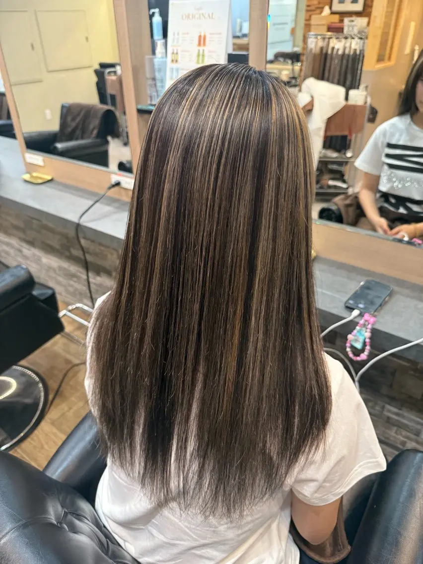 ロング RIEブリーチ& エクステ特化型のヘアスタイル