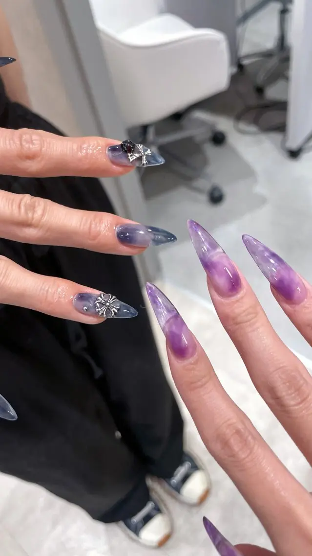ネイル 大理石ネイル(マーブル) おそろいネイル ネイビー ハンドネイル フットネイル ailed'Ange 🍒miuのネイルデザイン