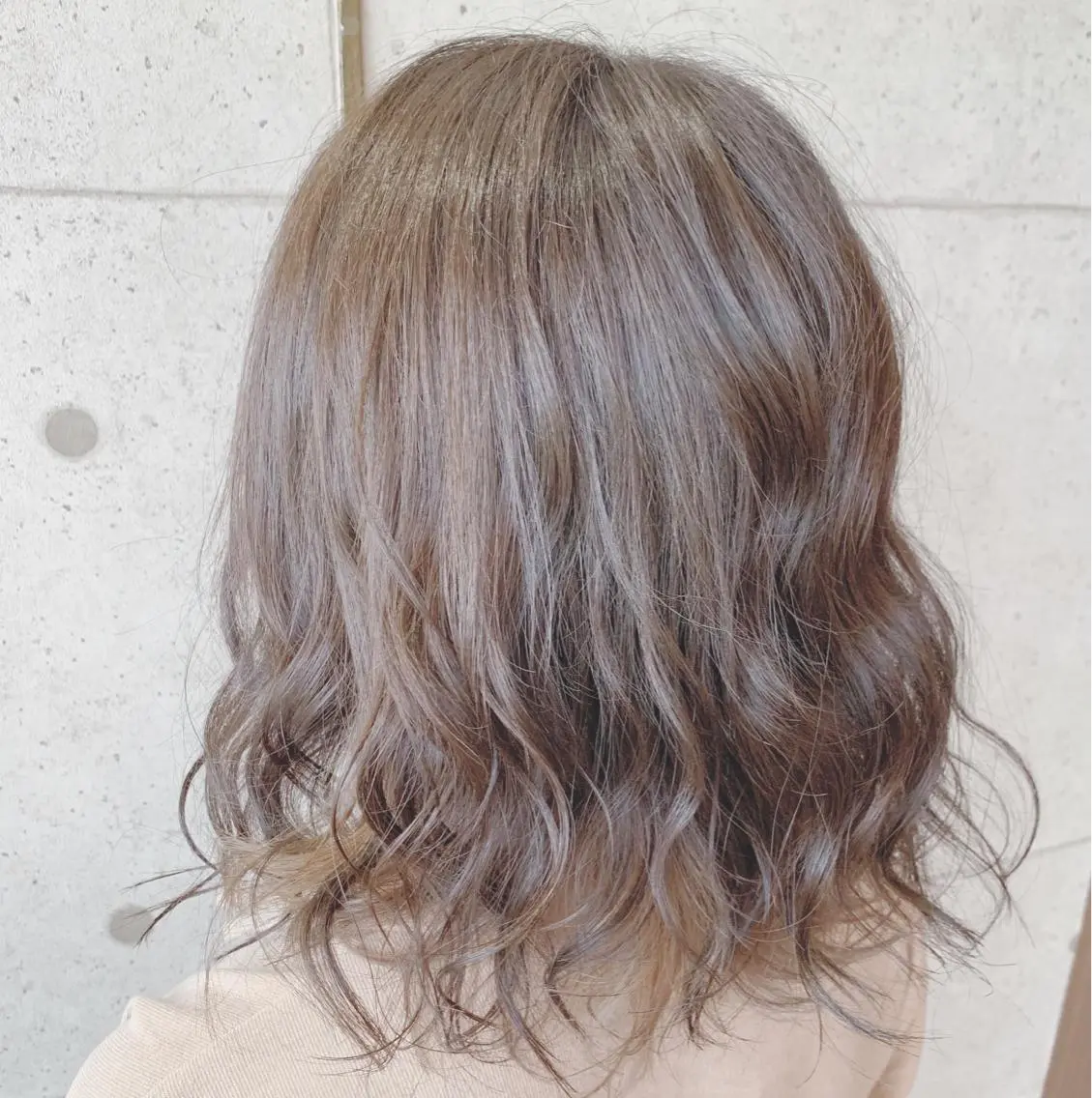 ミディアム カラー アッシュ ベージュカラー インナーカラー 福森 みずきのヘアスタイル