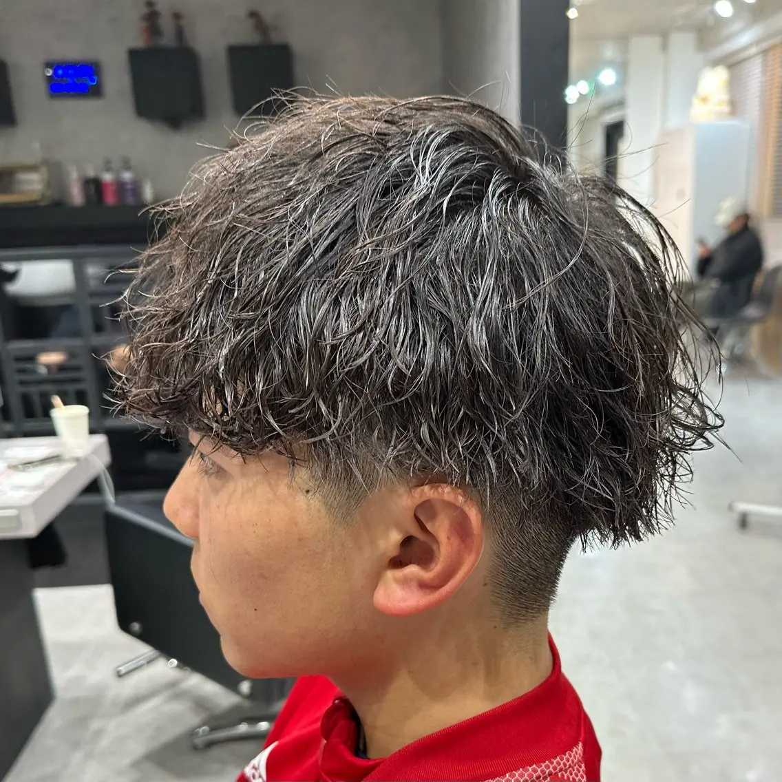 ショート パーマ メンズ メンズパーマ 波巻きパーマ スパイラルパーマ カット パーマ ユウ🪄 パーマ指名No1のヘアスタイル