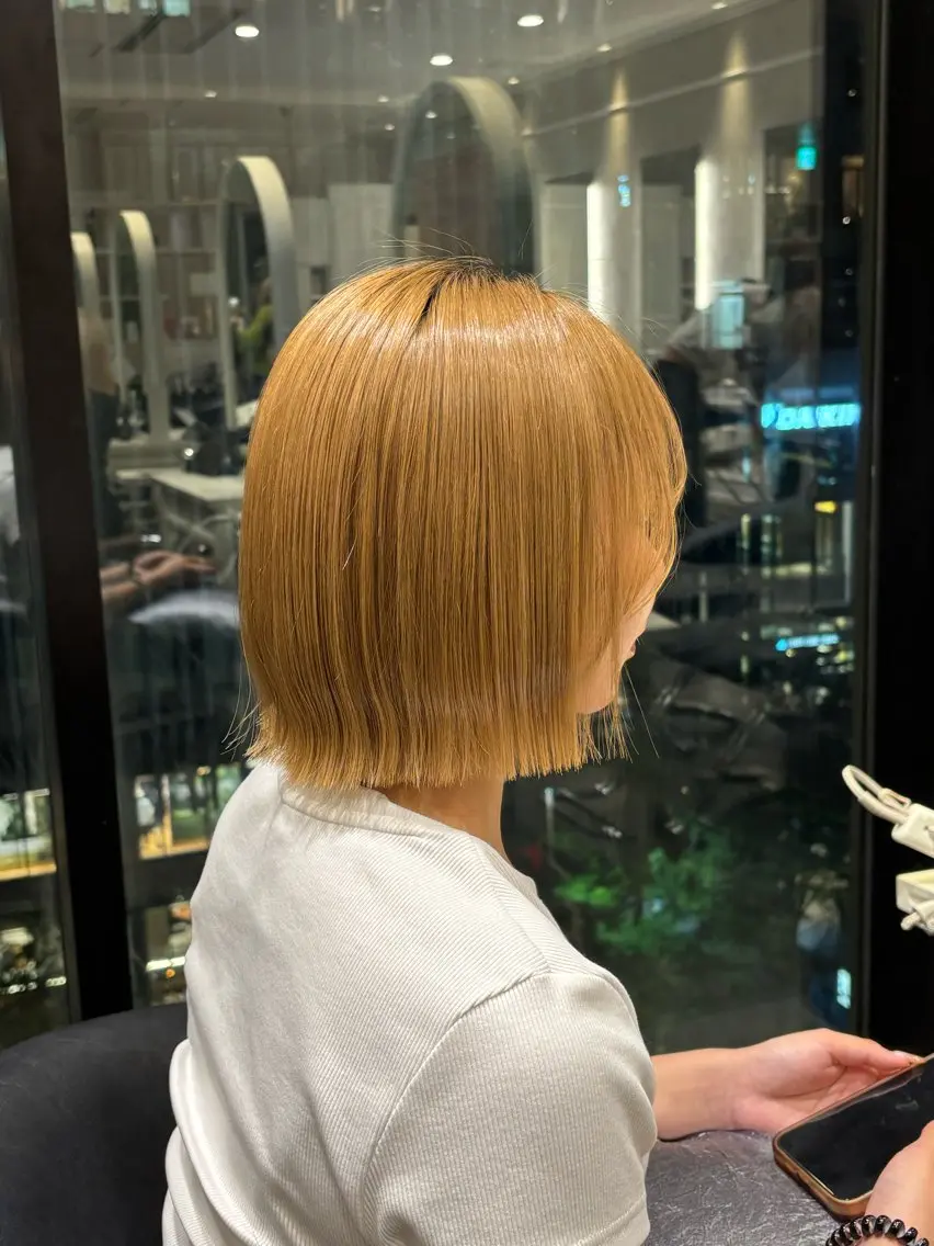 ミディアム 美容師兼アイリスト LaBlessAoiのヘアスタイル