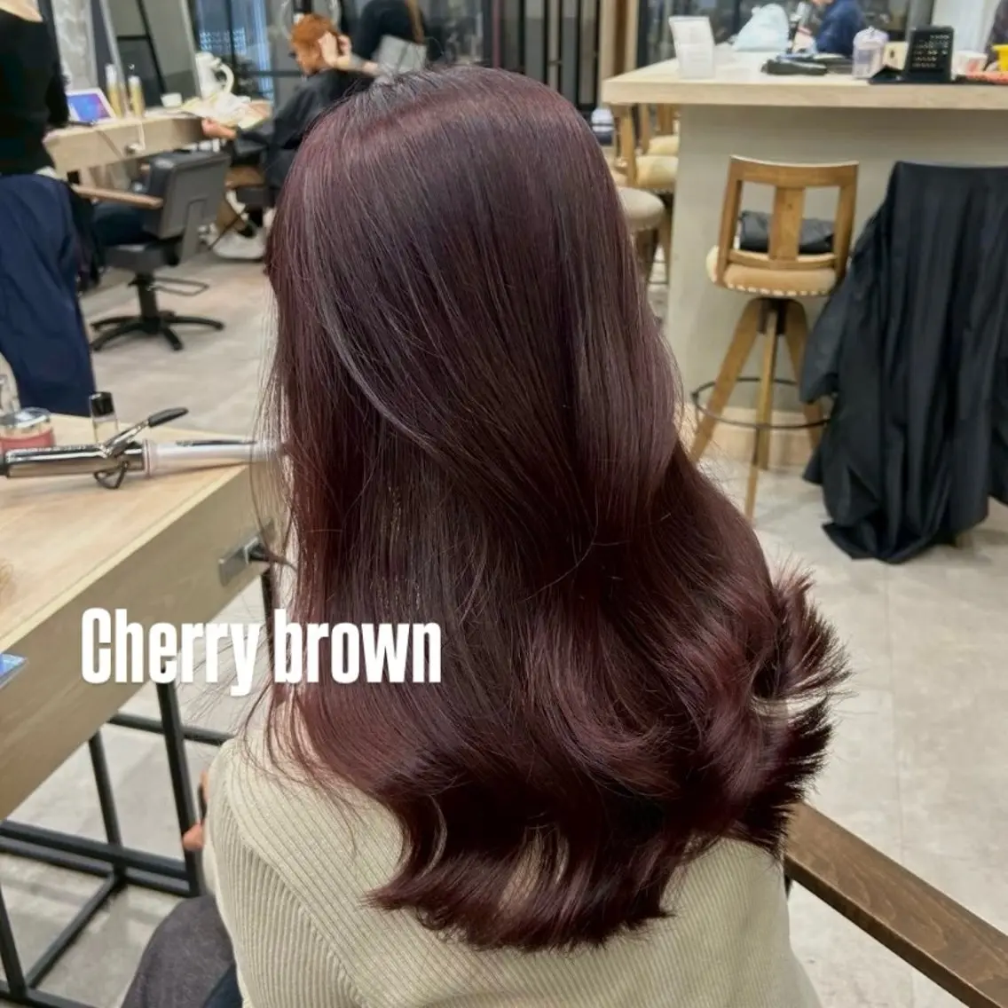 セミロング カラー ヘアカラー トリートメント 暖色／ベージュ ☆莉々☆のヘアスタイル