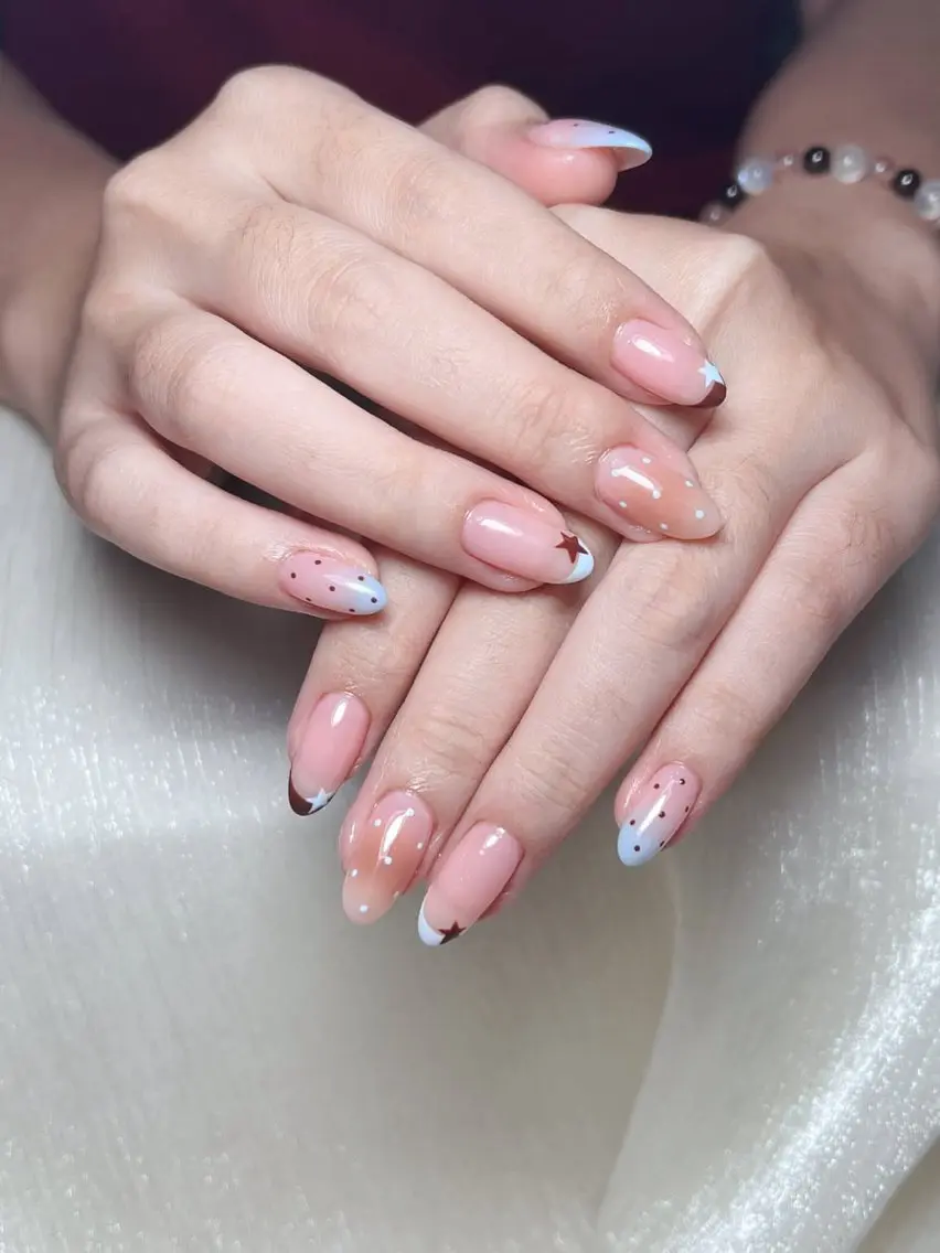 ネイル チークネイル ドット フレンチネイル グラデーション 韓国ネイル Minette nailrinrinのネイルデザイン