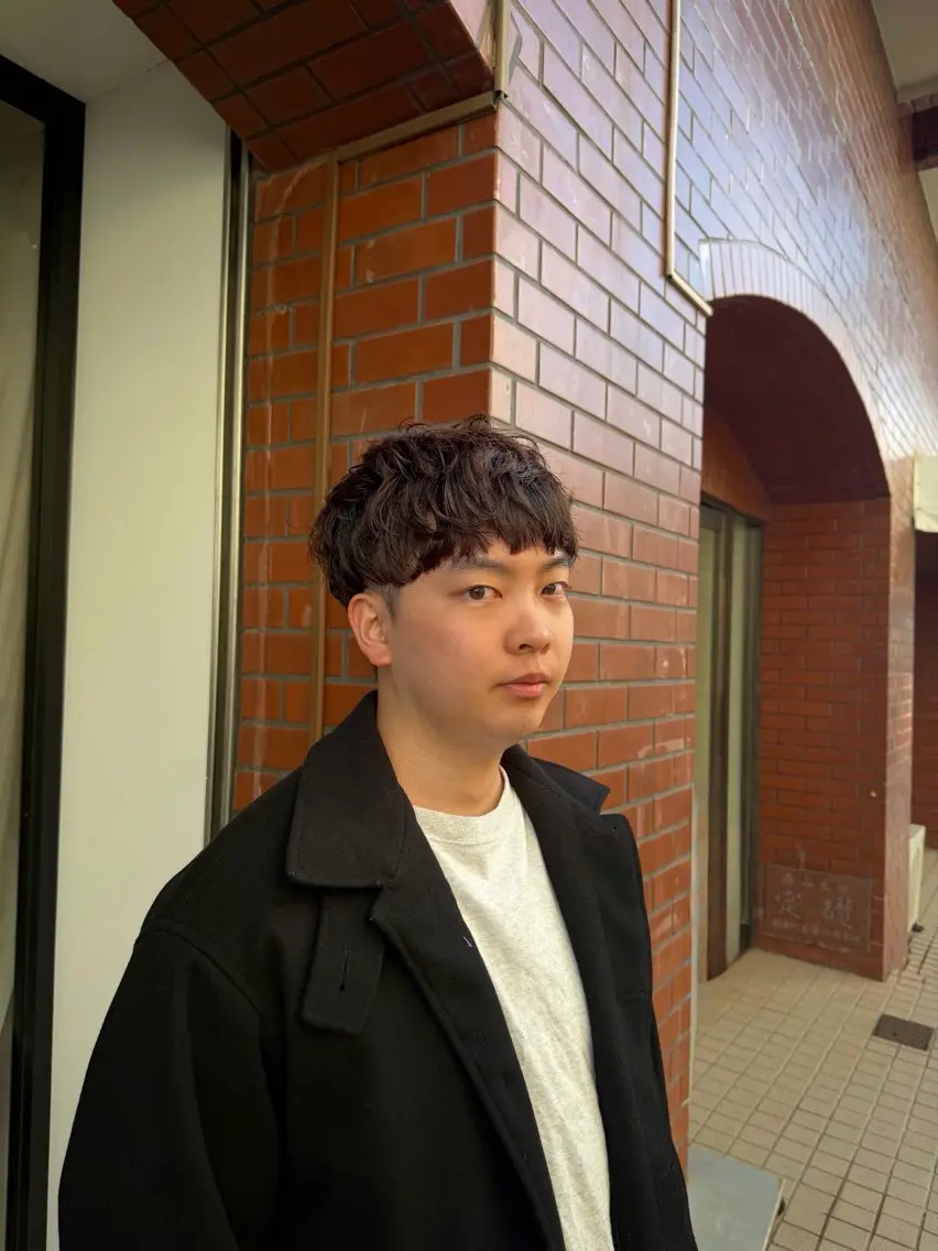 パーマ メンズ メンズパーマ メンズショート カット パーマ 保坂 駿太郎のヘアスタイル