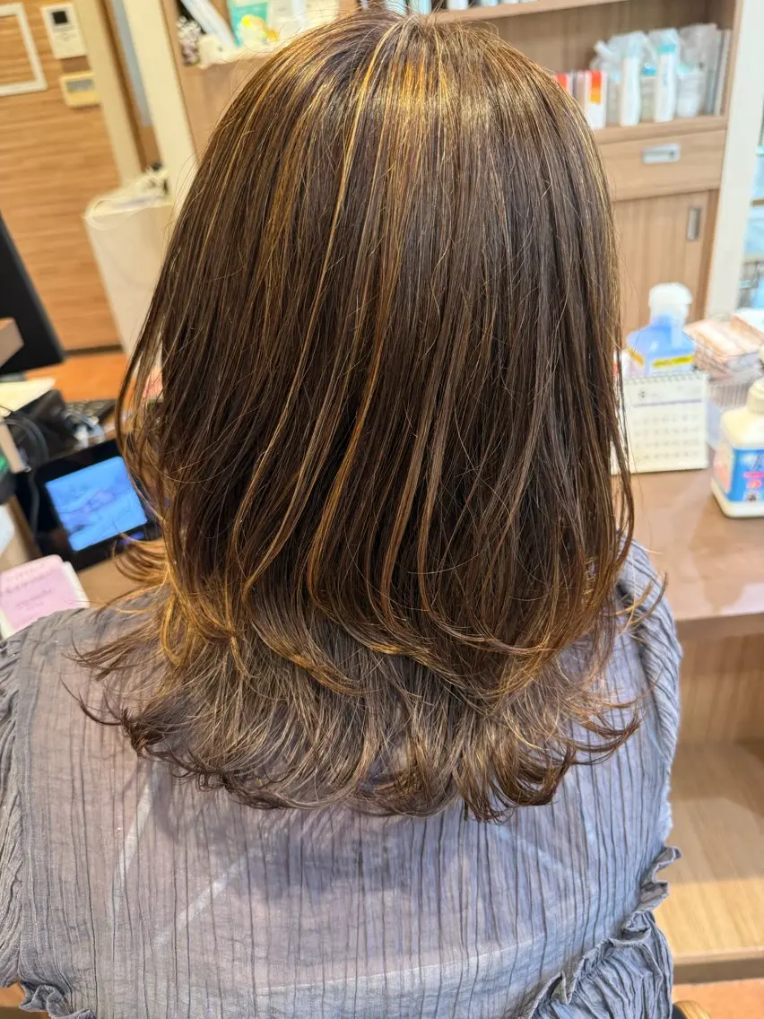 カラー ヘアカラー 黒木 芽生のヘアスタイル