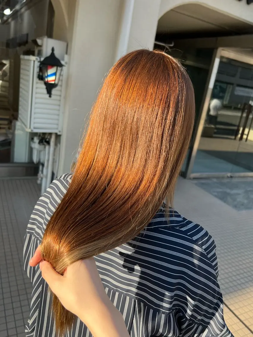 ロング カラー bh.maara デザイン／ハイトーンのヘアスタイル