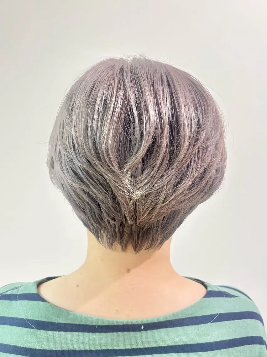 ショート カラー 古川 琴美のヘアスタイル