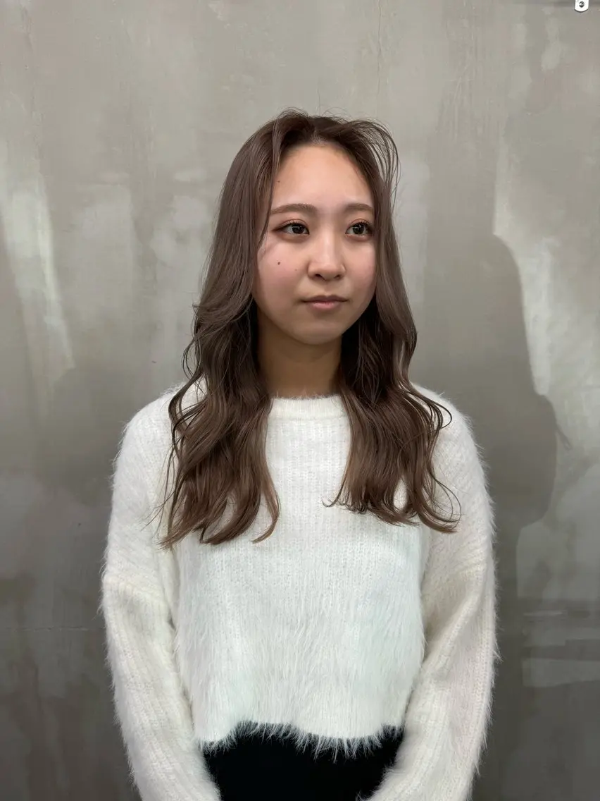 ロング カラー 菊地 柚乃のヘアスタイル