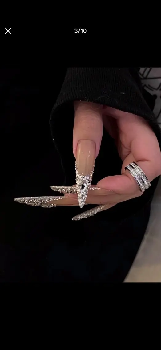 ネイル Sunny nail メナのネイルデザイン