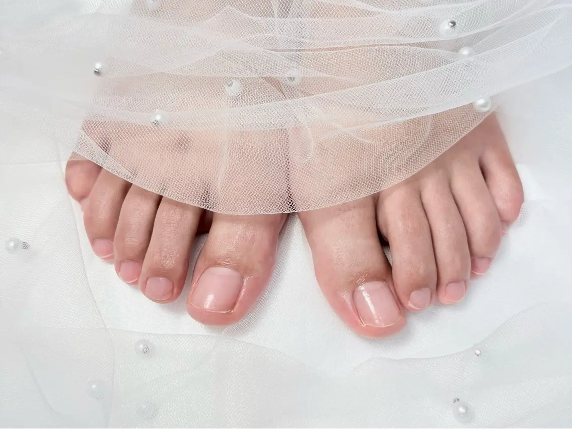 ネイル フットネイル ジェルネイル キラキラネイル ラメ(グリッター) マグネットネイル フットネイル ハンドケア ♡Bivi♡自爪に 優しいネイルサロンのネイルデザイン