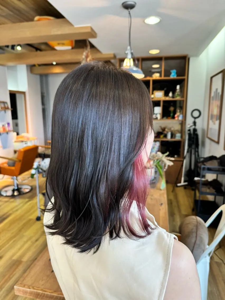 セミロング カラー アッシュ ピンクカラー ヘアカラー ツキダテ ユイのヘアスタイル