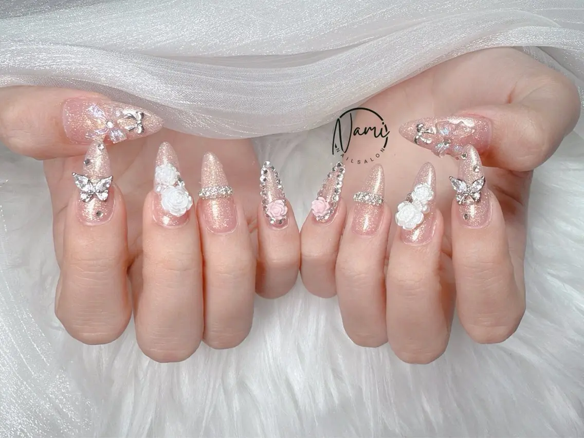 ネイル 長さ出し ガーリー 韓国ネイル ロングネイル 持ち込み ハンドネイル Nami nail salonのネイルデザイン