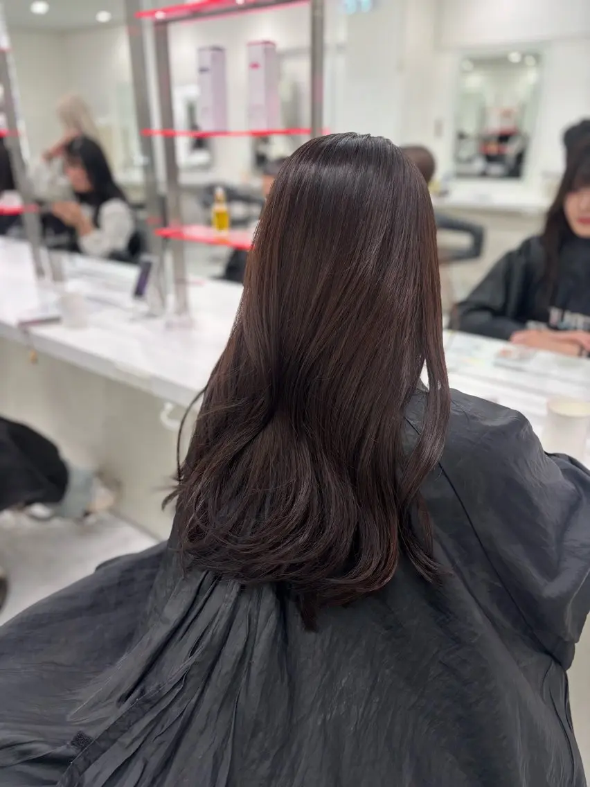 ロング カット ヘアカラー トリートメント ヘッドスパ ヘアセット 赤髪/ワインレッド/ 韓国系 まなかのヘアスタイル