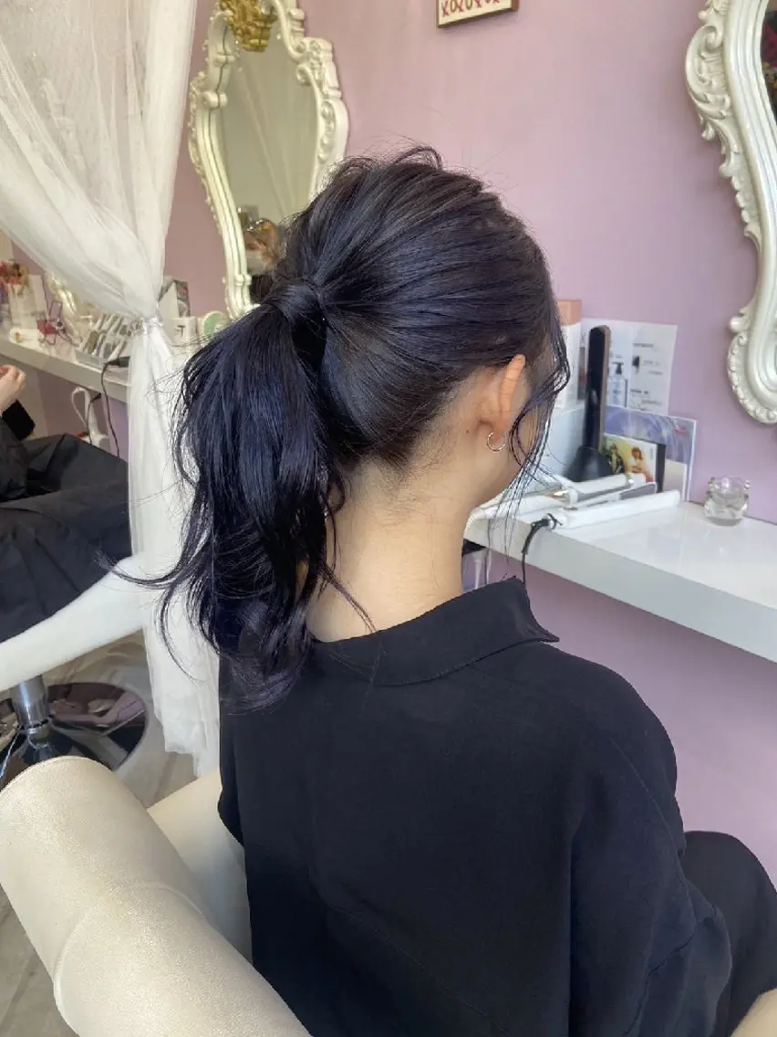 セミロング カラー ヘアアレンジ ポニーテール ネイビーカラー ヘアカラー トリートメント ナカシマ  アユミのヘアスタイル