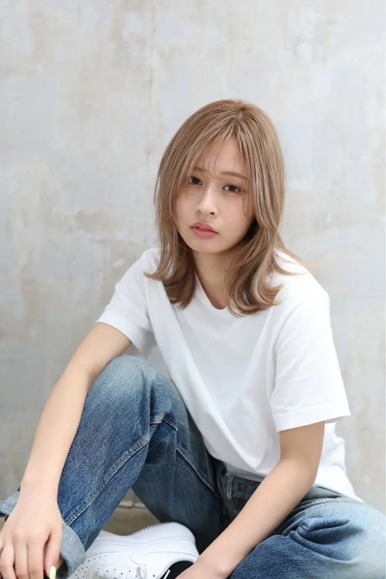 ミディアム カラー ミディアムレイヤー ベージュカラー ミルクティーベージュ レイヤーカット カット ヘアカラー トリートメント 山本(末田) 崇子のヘアスタイル