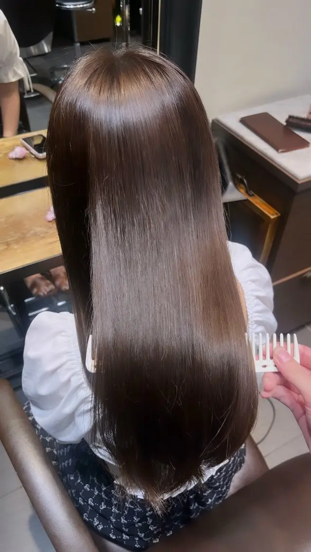 ロング カラー 大法 琉空レイヤーカットのヘアスタイル