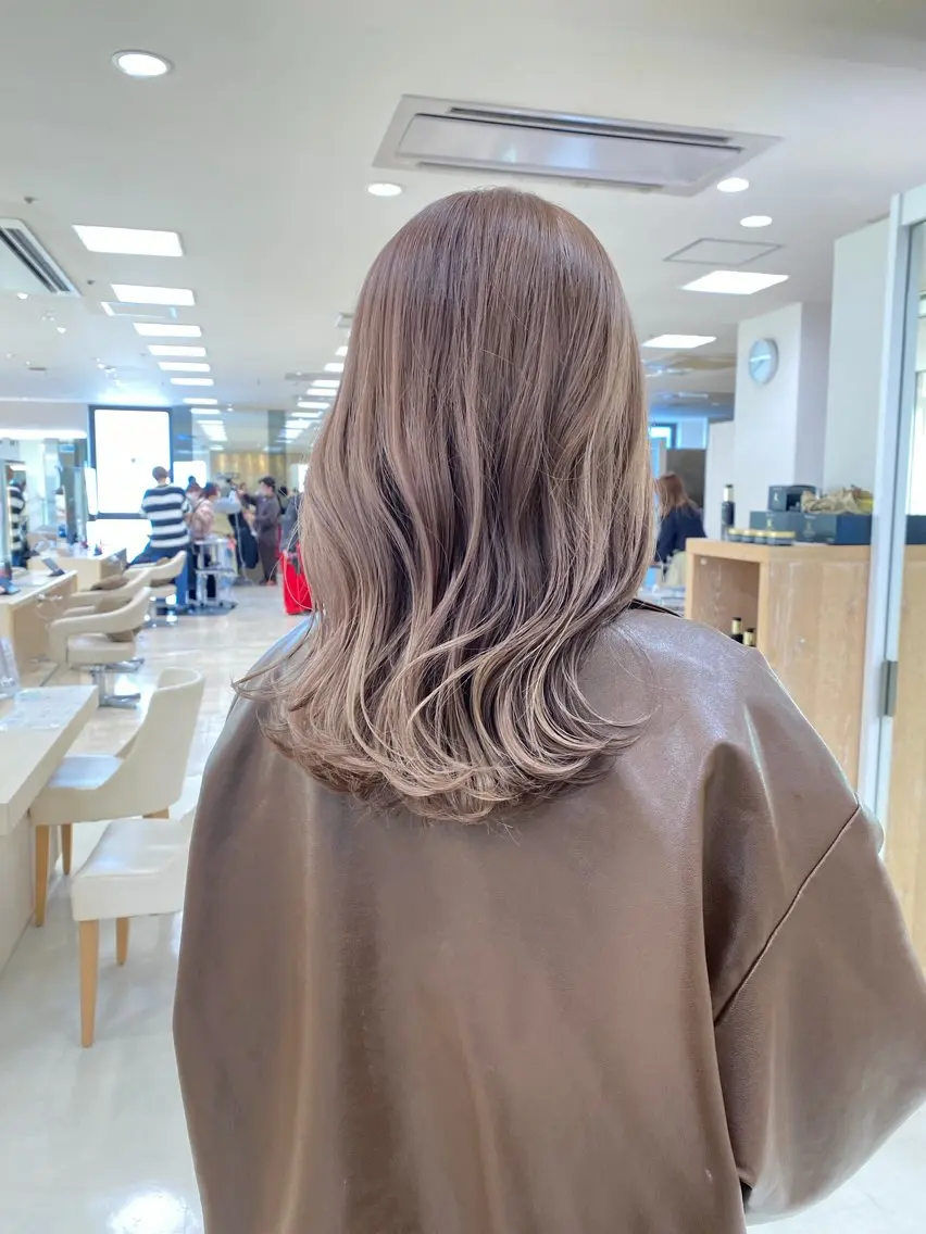 ミディアム カラー ベージュカラー ブリーチ✨/似合わせ カラー🎀/Yuzuのヘアスタイル