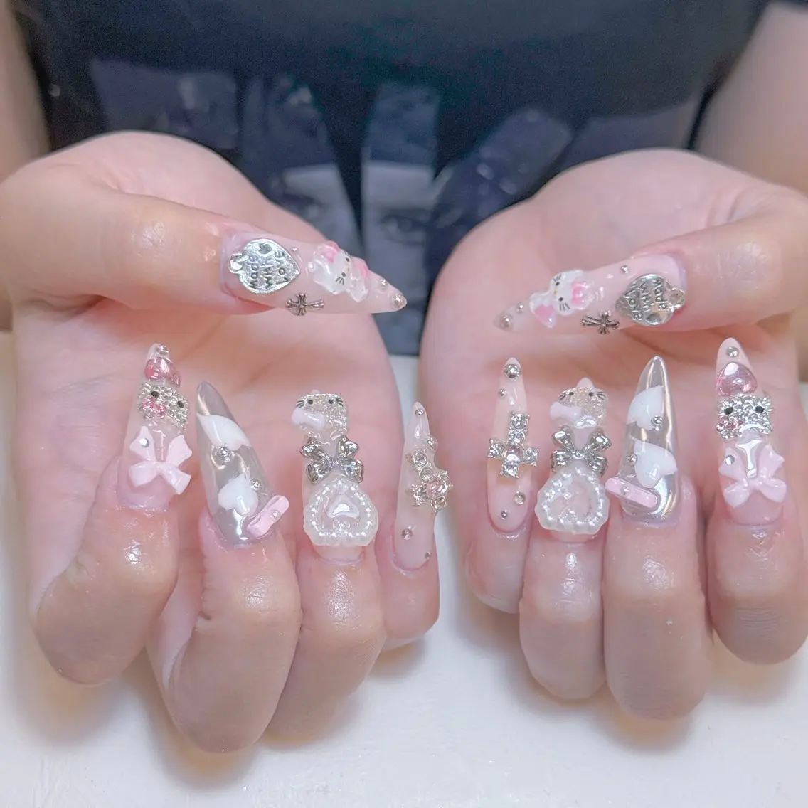 ネイル チークネイル 長さ出し フレンチネイル ジェルネイル ガラスフレンチ ハンドネイル anh nail anne🤍のネイルデザイン