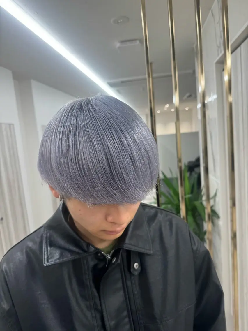 カラー メンズ メンズブリーチ ブリーチ ブルーカラー ダブルカラー シルバー 【レイヤーカット】 海老原寛大のヘアスタイル