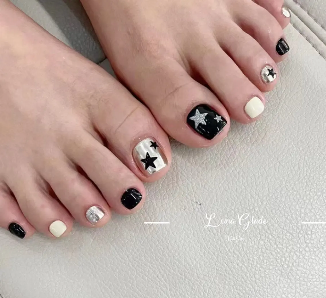 ネイル フットネイル Luna Gladeのネイルデザイン