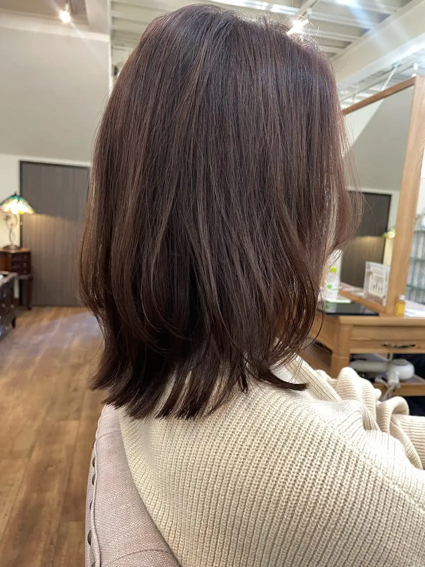 ミディアム カラー レイヤーカット 小坂 郁美のヘアスタイル