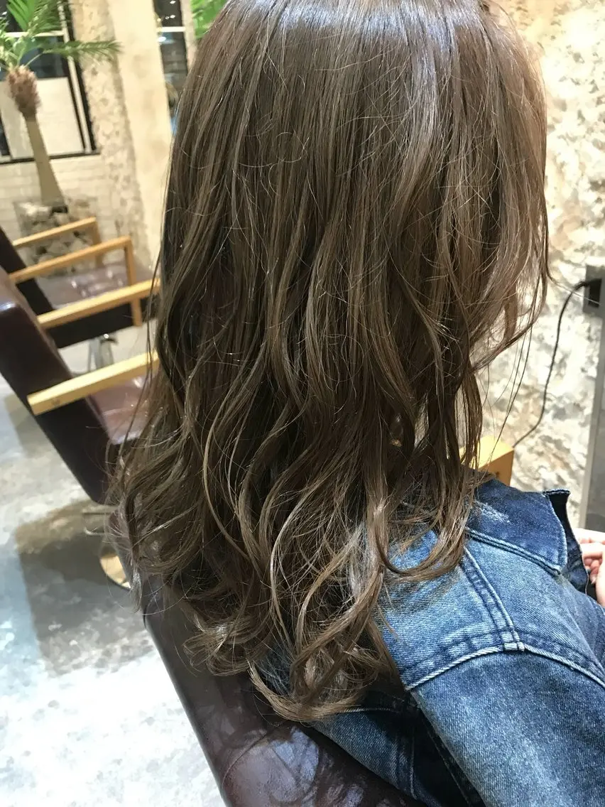 セミロング カラー 塚本 昂のヘアスタイル