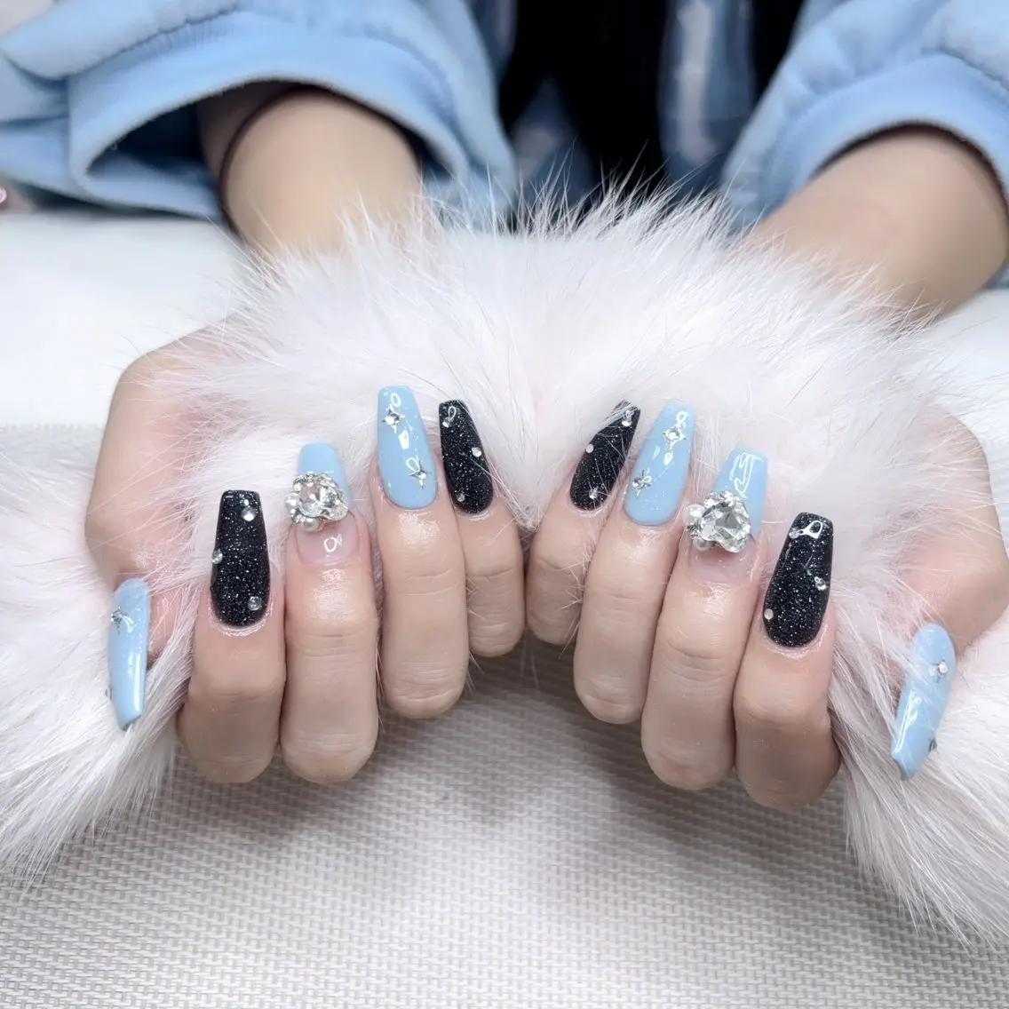 ネイル 💫🌸💕リサ nail ⭐️✨のネイルデザイン