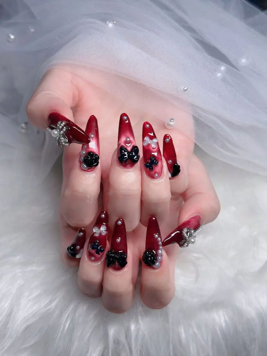 ネイル オーロラネイル フレンチネイル ジェルネイル ハロウィン キラキラネイル H.baby Nail Salonのネイルデザイン