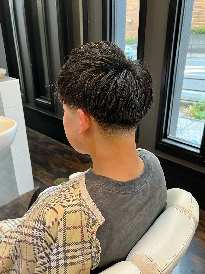ショート メンズ フェードカット 夜に通える 理容室山崎健立のヘアスタイル