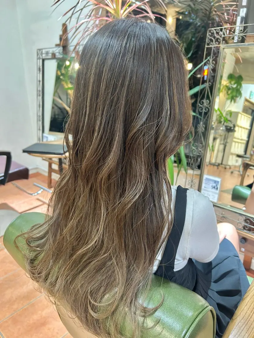 ロング カラー カット ヘアカラー トリートメント 石井 佑樹のヘアスタイル