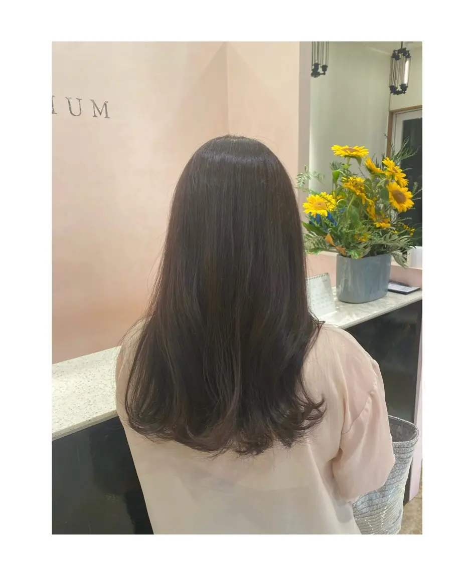 カラー 新嵩 真理のヘアスタイル