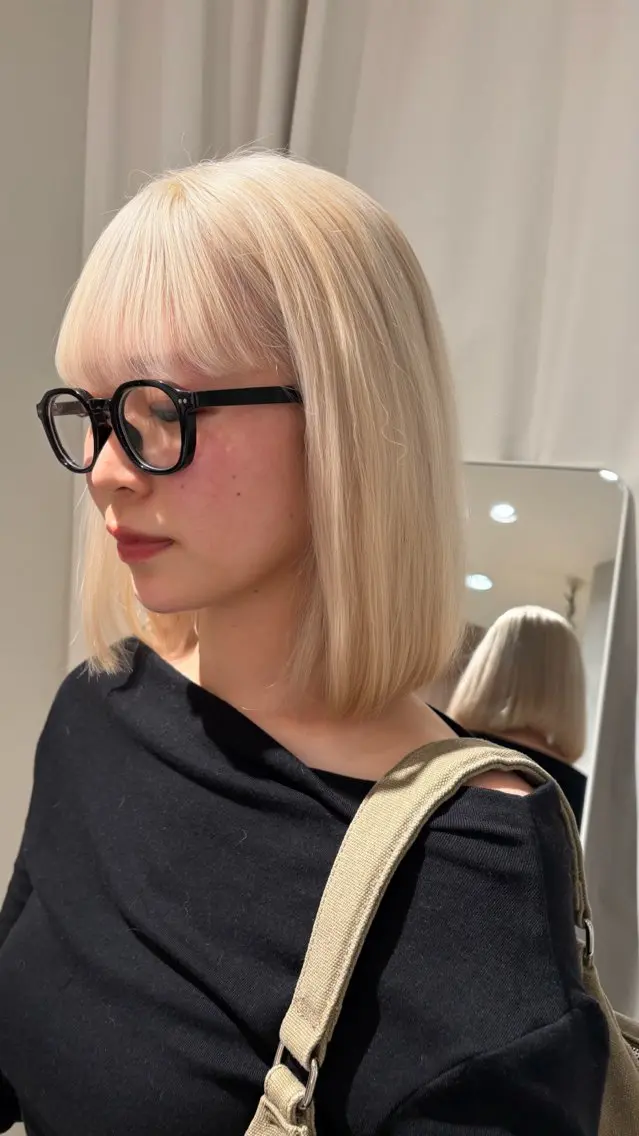ショート カラー ブロンド ボブ TRIELA新宿 桜のヘアスタイル
