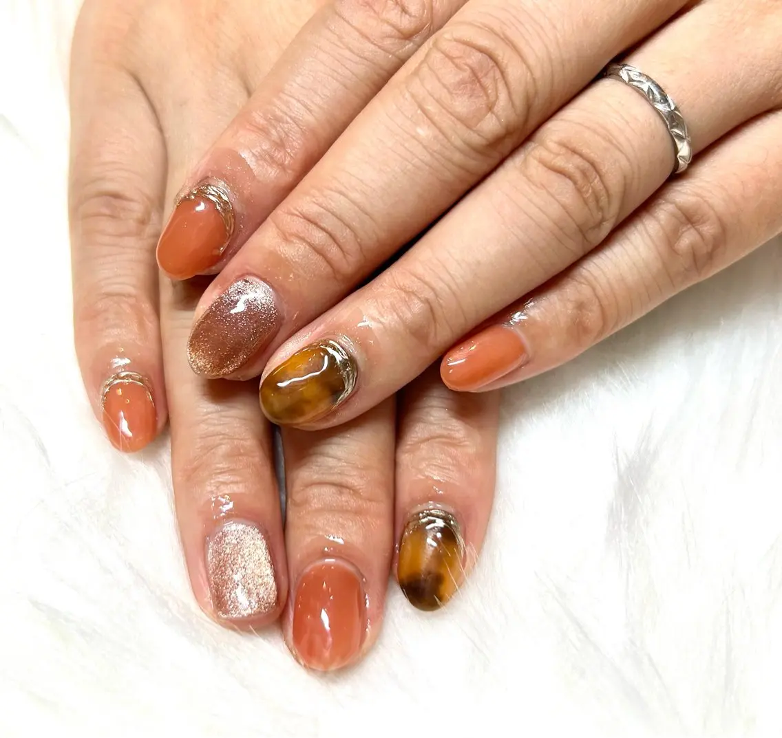 ネイル べっ甲ネイル マグネットネイル 持ち込み ニュアンスネイル 頑張る女性の味方✴︎ M.i nail ♡のネイルデザイン