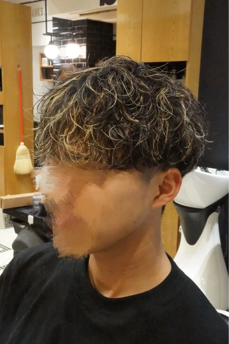 ミディアム カラー パーマ メンズ 濵田 蘭のヘアスタイル