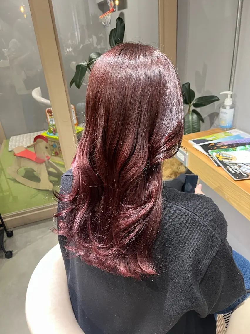 ロング カラー 透明感ハイトーン🦄 キラ🌈のヘアスタイル