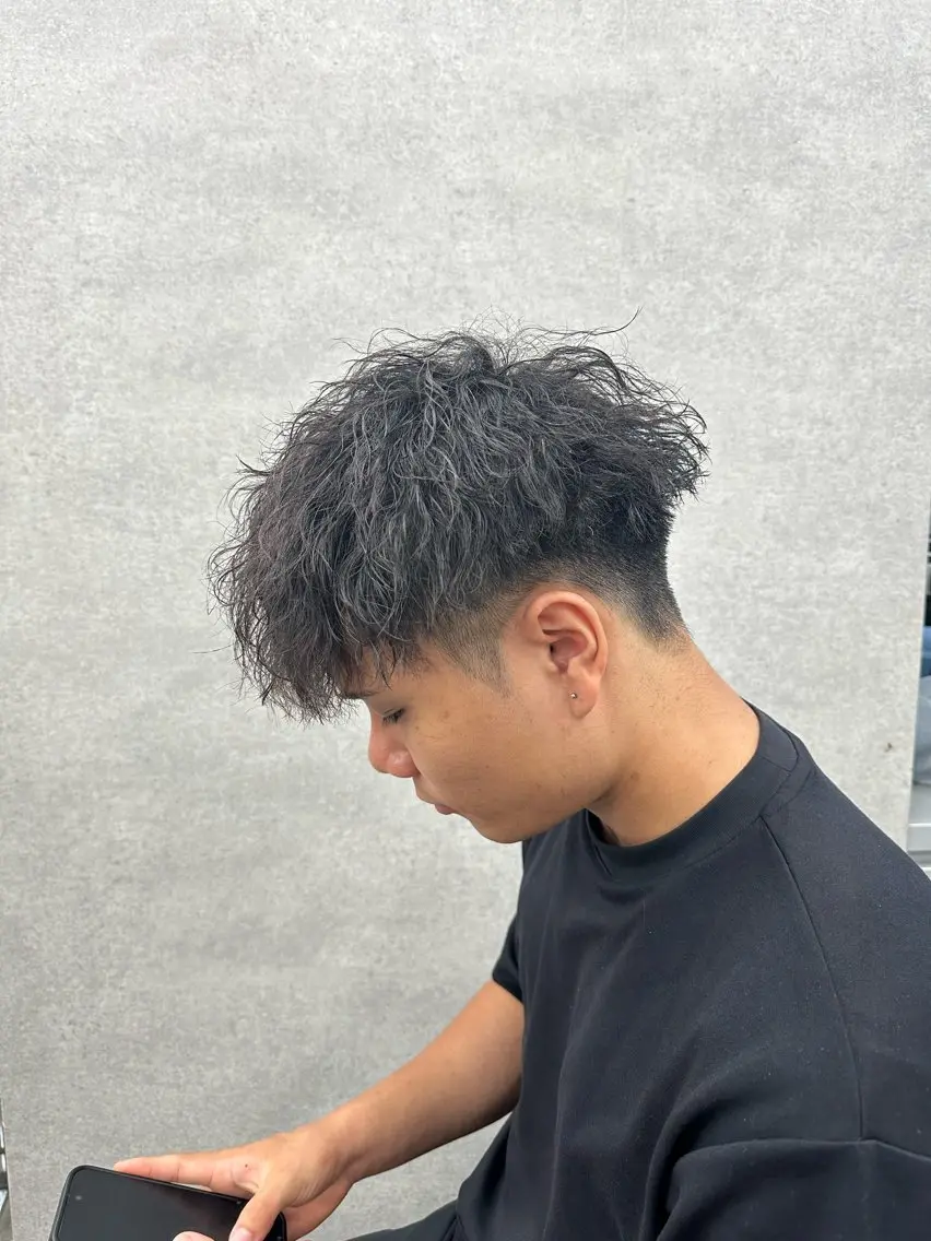 パーマ メンズ メンズハイライト メンズパーマ ツイストスパイラルパーマ 波巻きパーマ ニュアンスパーマ 🔥 メンズ 特化🔥RAIのヘアスタイル