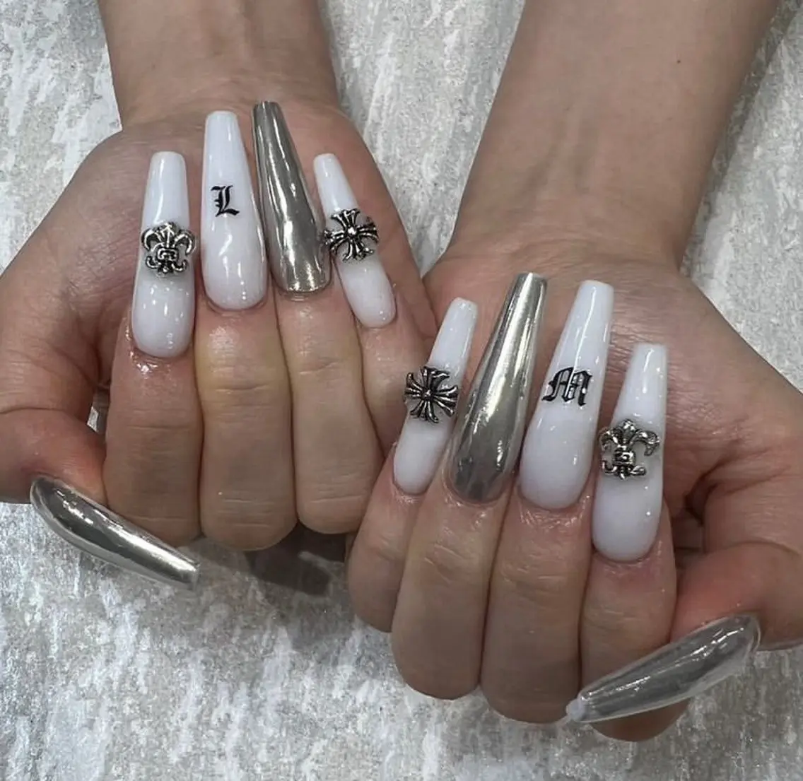 ネイル フレンチネイル ジェルネイル 韓国ネイル マグネットネイル マグネットフレンチ akina nailsのネイルデザイン