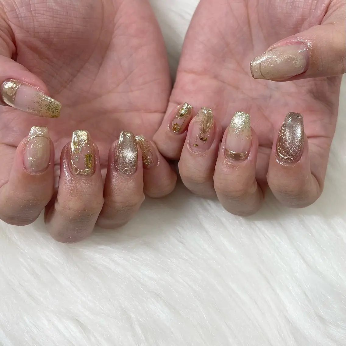 ネイル ジェルネイル ゴールド ミラーネイル ニュアンスネイル ハンドネイル 昭和町ネイル 𝘯𝘢𝘮𝘪のネイルデザイン