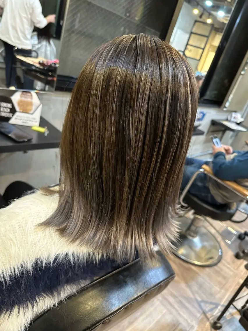ミディアム カラー バレイヤージュ ブリーチ レイヤーカット カット ヘアカラー トリートメント La fith 店長 城谷颯人のヘアスタイル