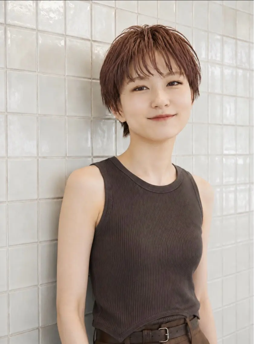 ショート カラー 板垣 宏のヘアスタイル