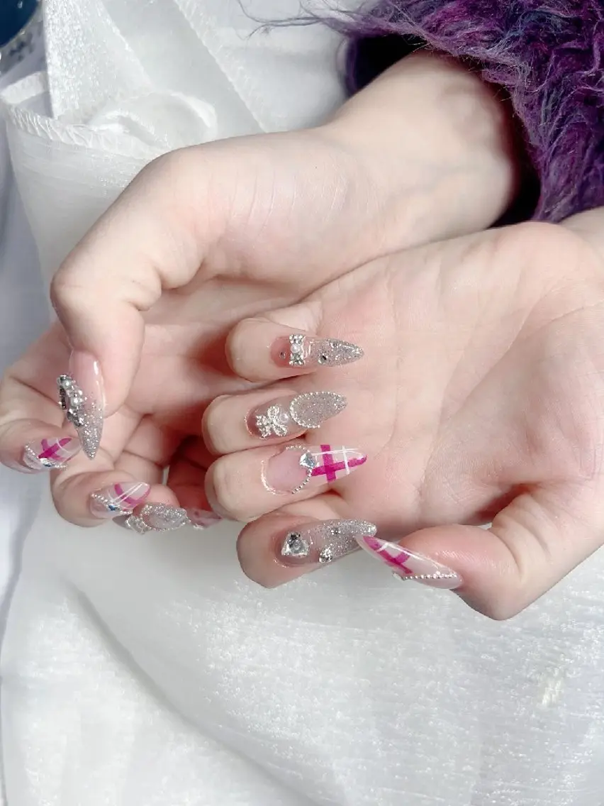 ネイル ENsalon AKIRAのネイルデザイン