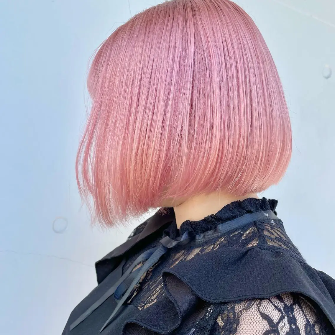 ショート カラー アディクシーカラー ブリーチ ケアブリーチ ダブルカラー イヤリングカラー ヘアカラー トリートメント もにか🌞原宿/渋谷 🌝ブリーチカラーのヘアスタイル